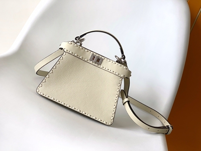 フェンディバッグ正面デザイン